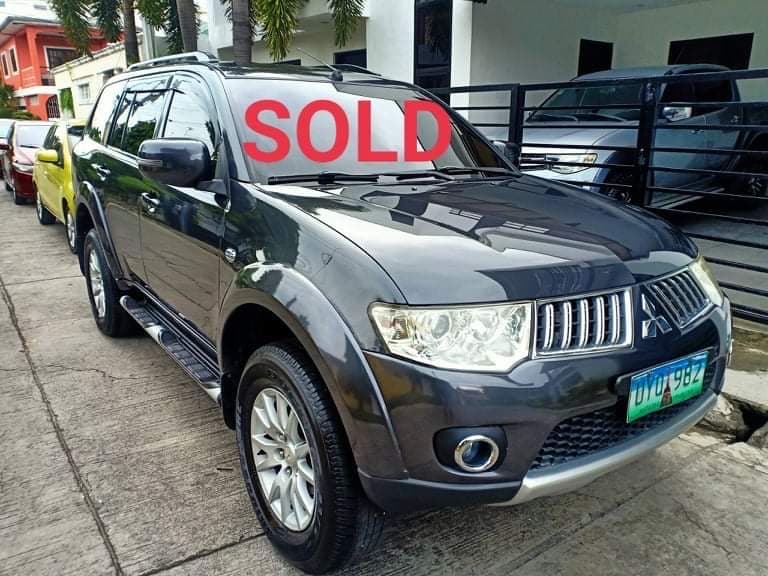 Black Mitsubishi Montero Sport photo