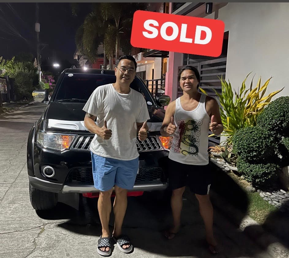 Black Mitsubishi Montero Sport photo