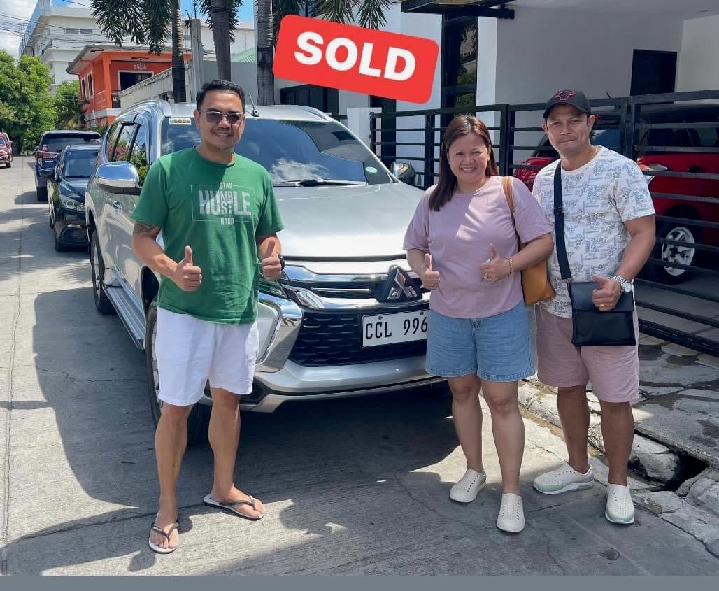 Silver Mitsubishi Montero Sport photo