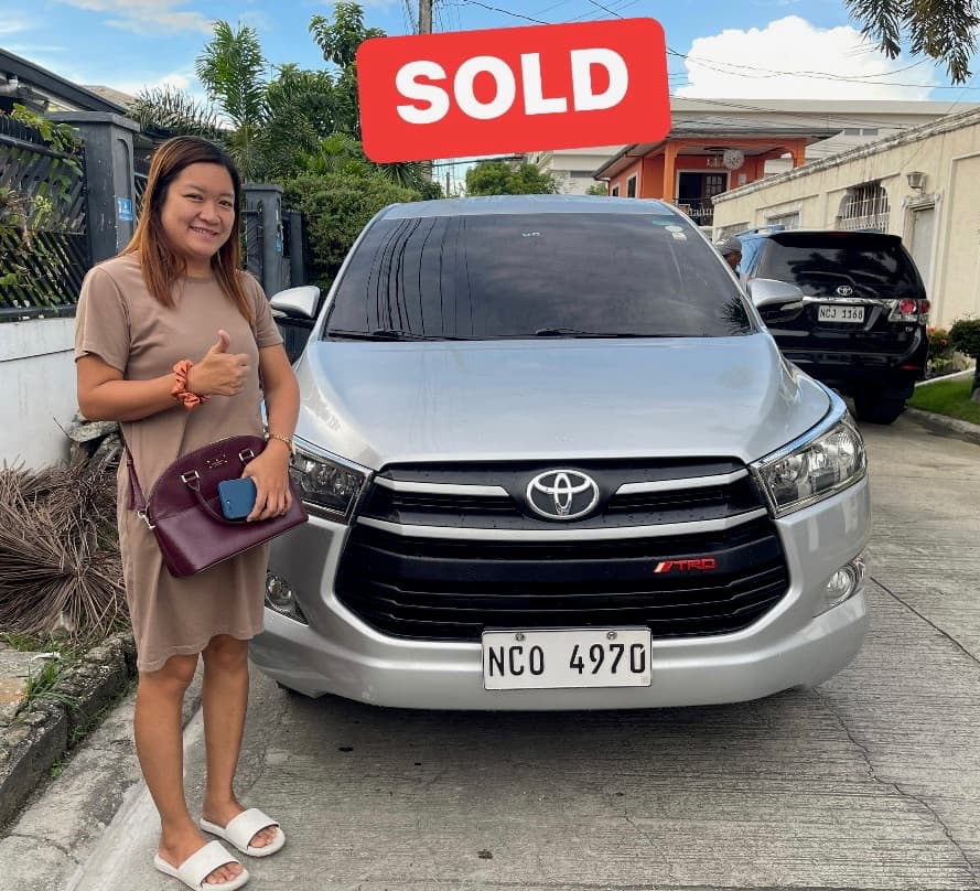 Silver Toyota Innova photo