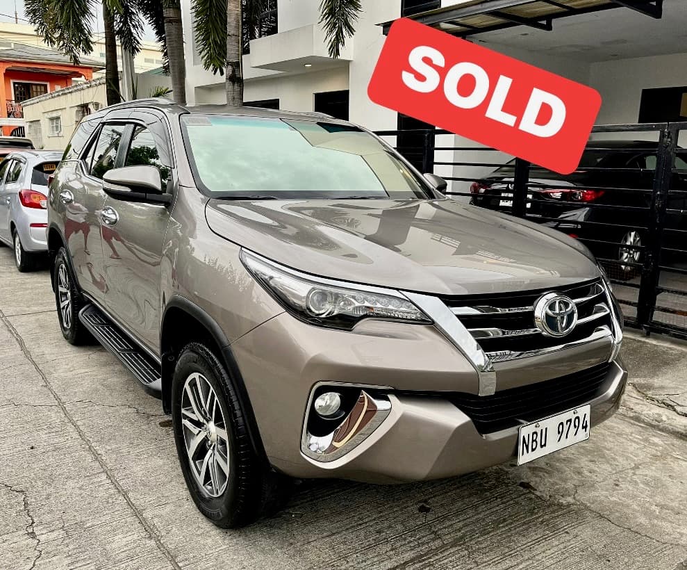 Silver Toyota Fortuner photo