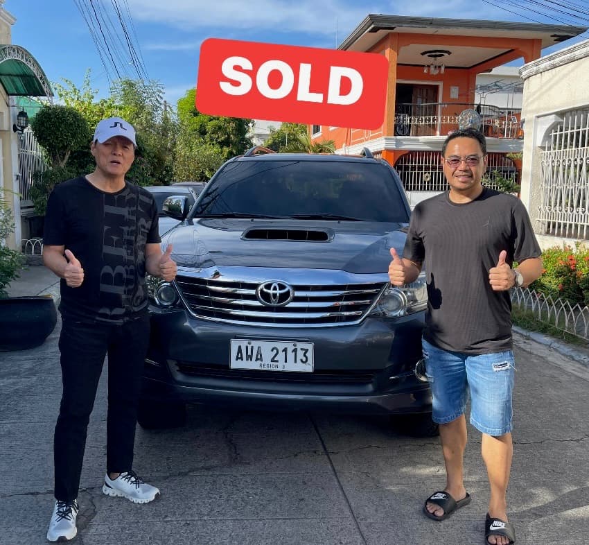 Black Toyota Fortuner photo