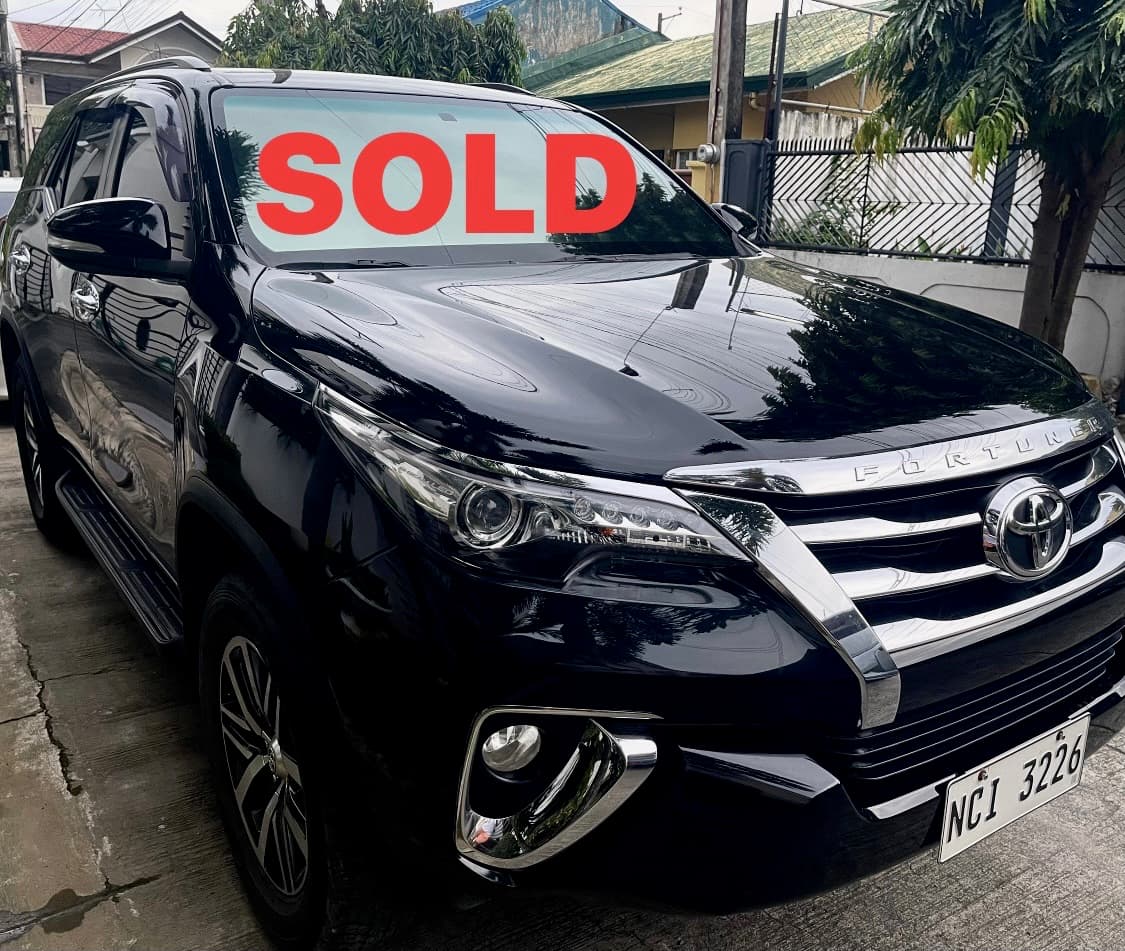 Black Toyota Fortuner photo
