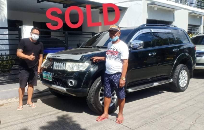 Black Mitsubishi Montero Sport photo