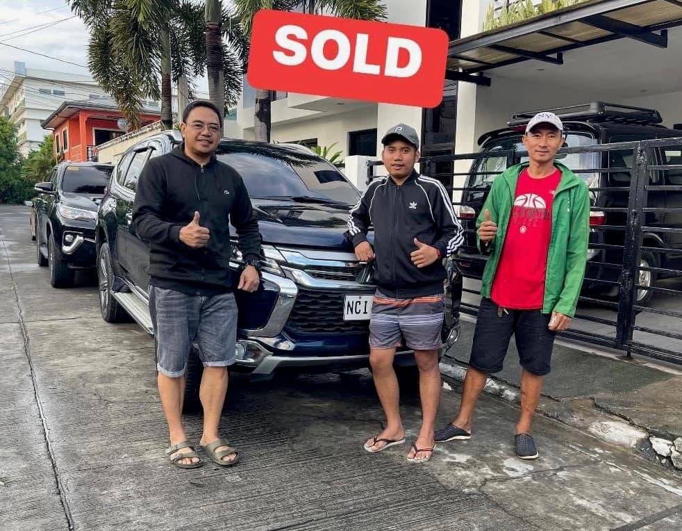 Black Mitsubishi Montero Sport photo