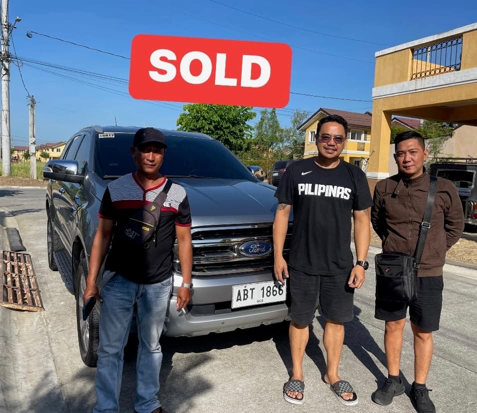Black Ford Ranger photo