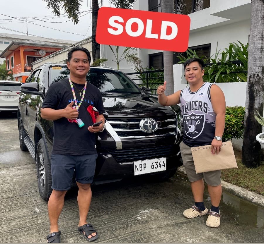 Black Toyota Fortuner photo