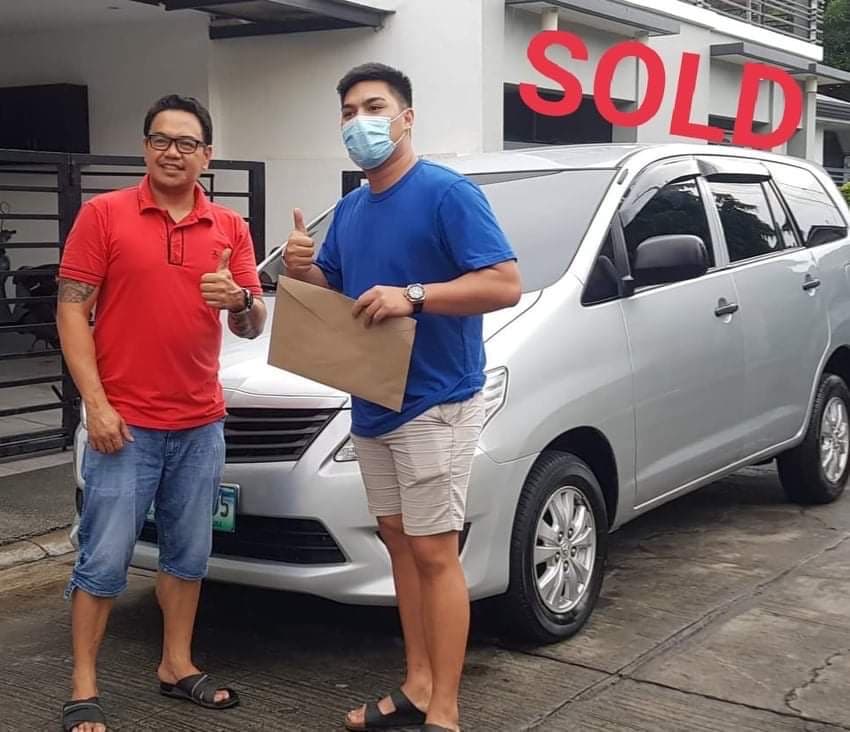 Silver Toyota Innova photo
