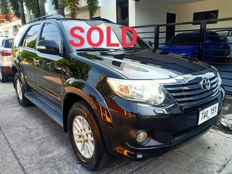 Black Toyota Fortuner photo