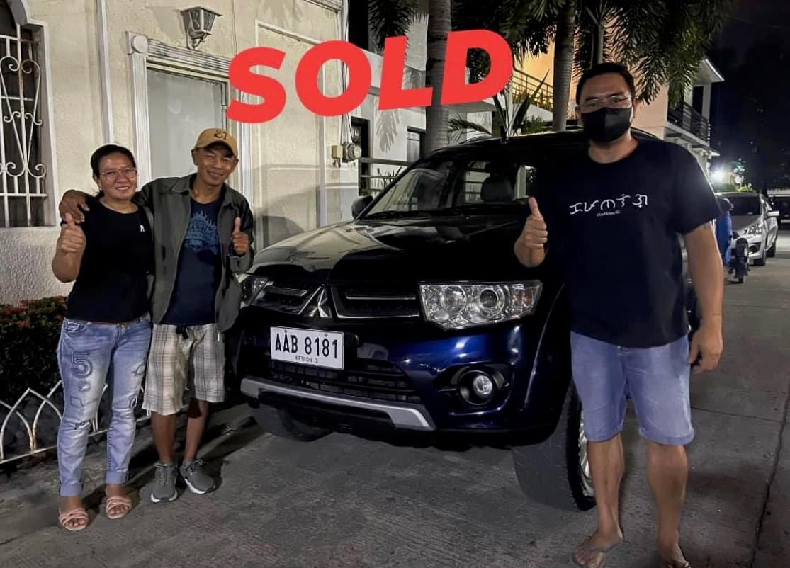 Black Mitsubishi Montero Sport photo