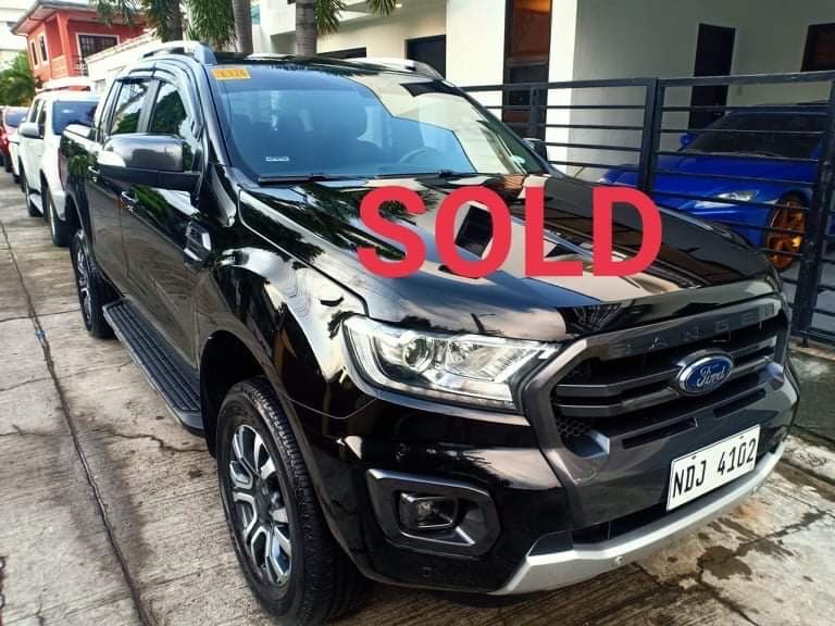 Black Ford Everest photo