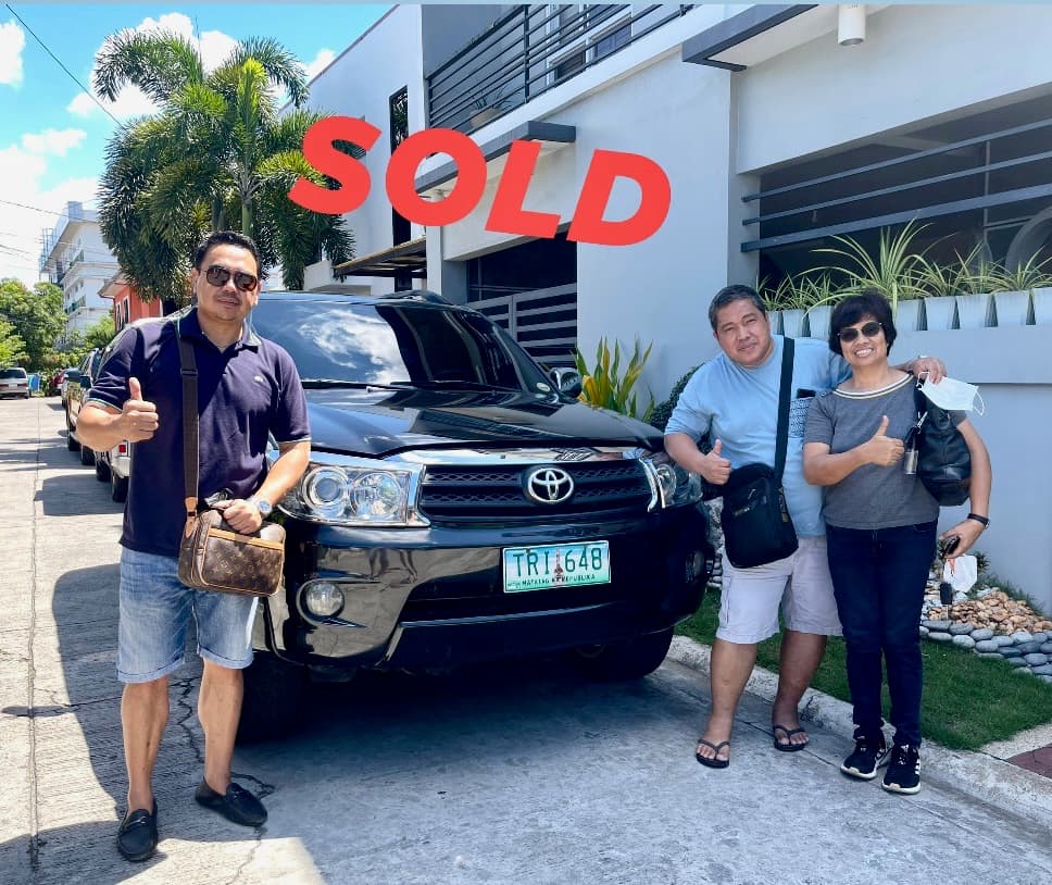 Silver Toyota Hilux photo