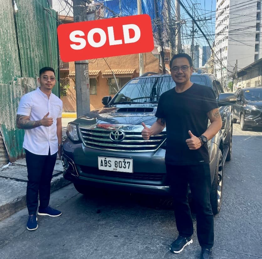 Black Toyota Fortuner photo