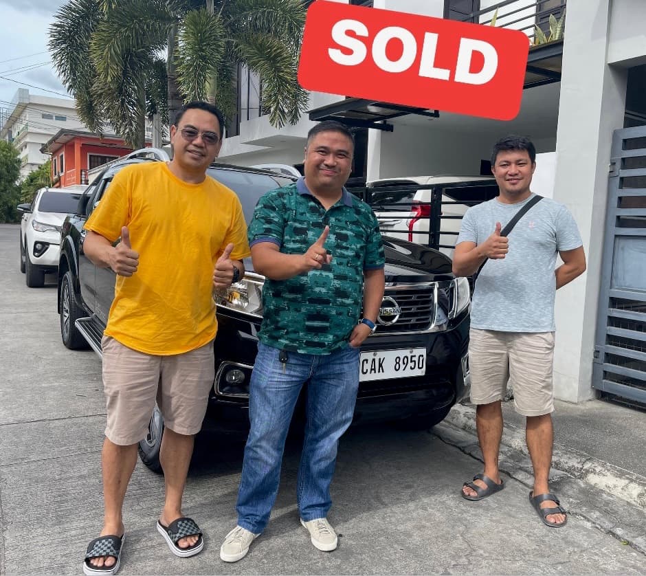 Silver Mitsubishi Montero Sport photo