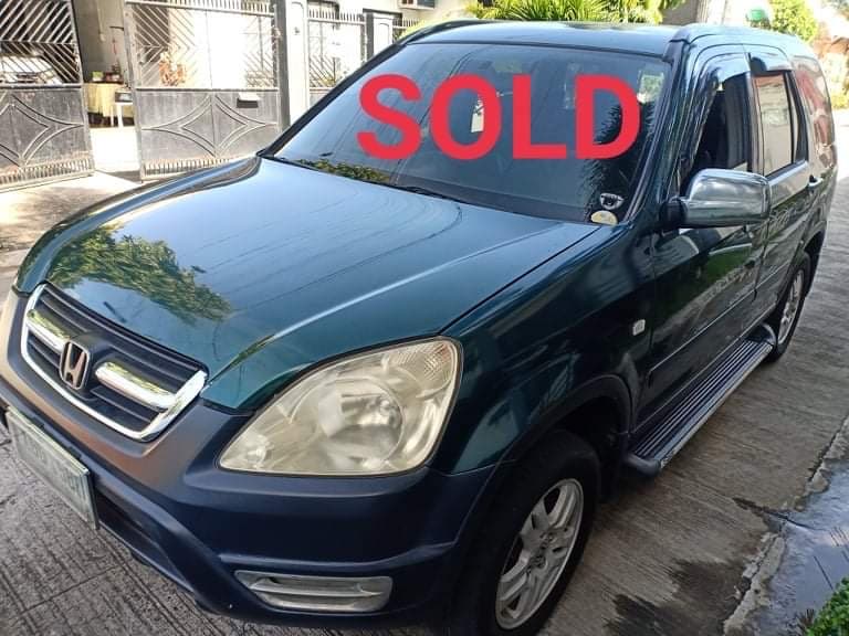 Green Honda CR-V photo