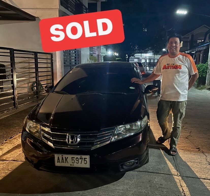 Black Honda City photo
